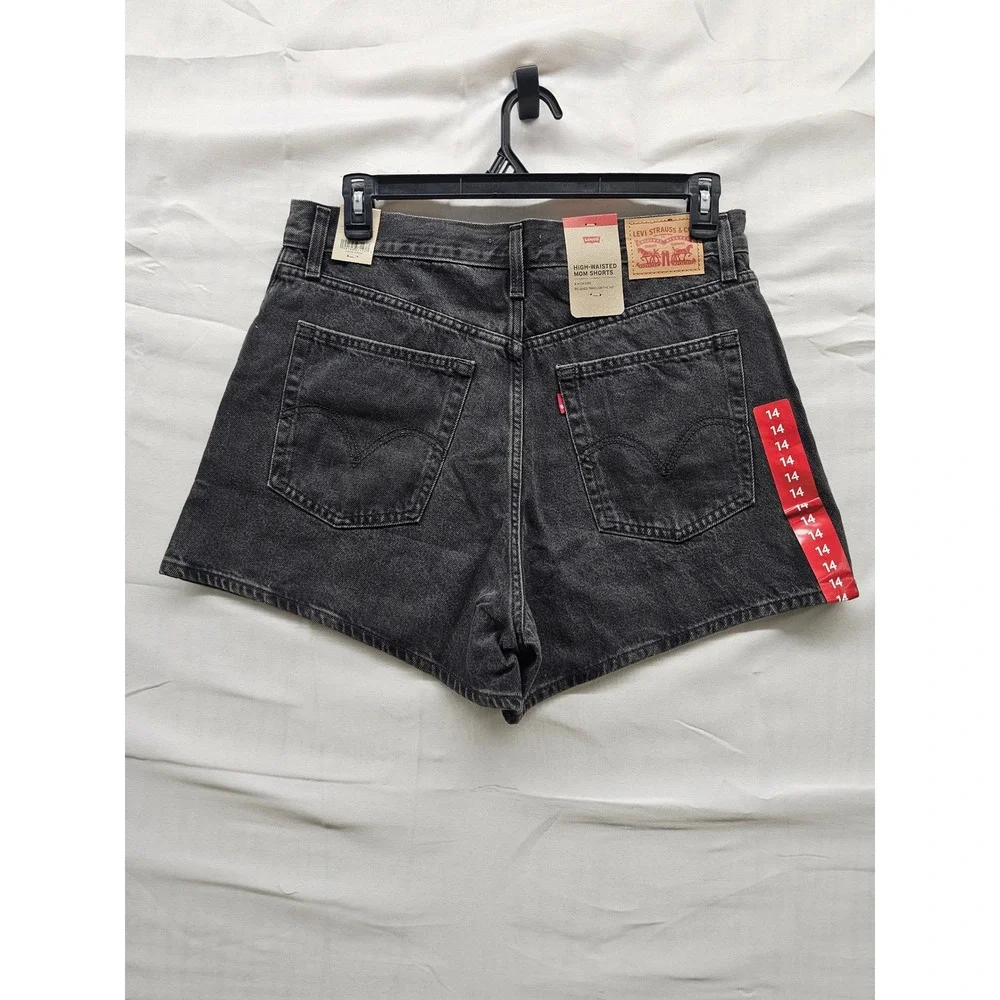 Levi's Womens High Rise Mom Shorts Black Denim Relaxed Size 32